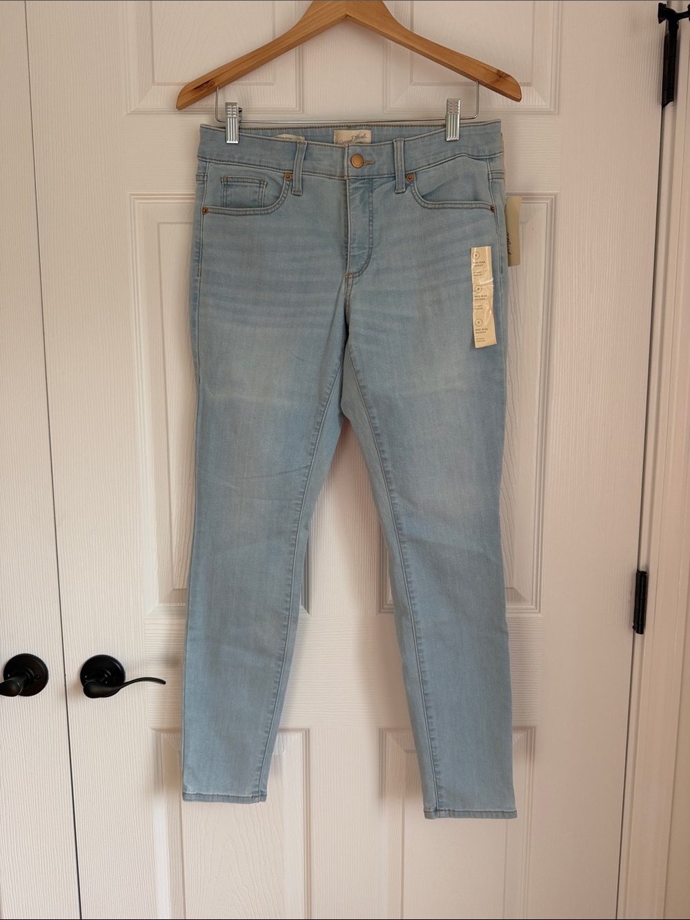 NWT Universal Thread Mid-Rise Skinny Jeans Light Wash Size 8/29R